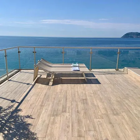 Lägenhet Penthouse With A Sea View In *
