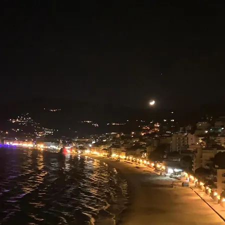 Penthouse With A Sea View In ألاسيو