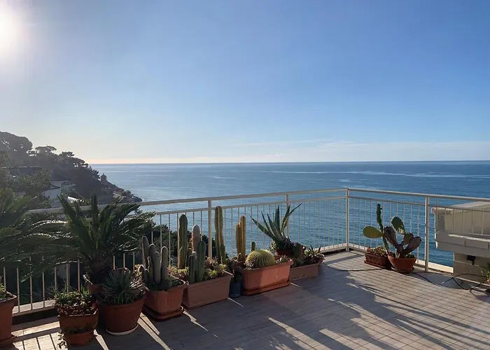 Penthouse With A Sea View In Apartament Alassio