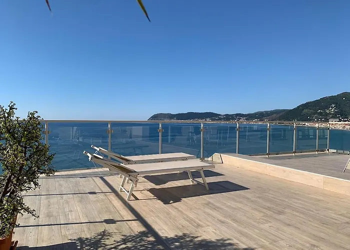 Penthouse With A Sea View In Apartament Alassio